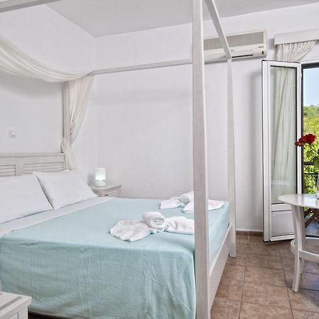Kerkis Bay Hotel Marathokampos Bagian luar foto