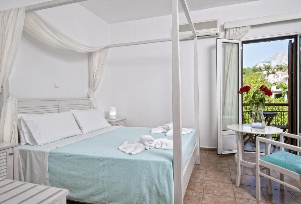 Kerkis Bay Hotel Marathokampos Bagian luar foto